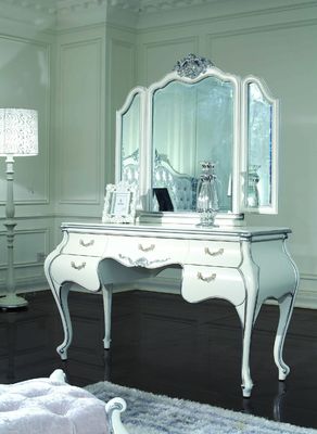 ISO 9001 Victorian Luxury European Bedroom Furniture White Silver Classic Bedroom Sets